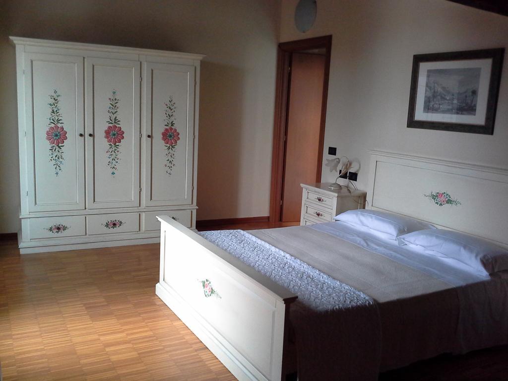 Le Stanze Sul Po Bed and Breakfast Φεράρα Δωμάτιο φωτογραφία